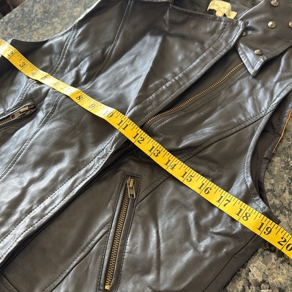 Staring at stars women’s vegan leather patchwork studded vest EUC - Picture 9 of 10